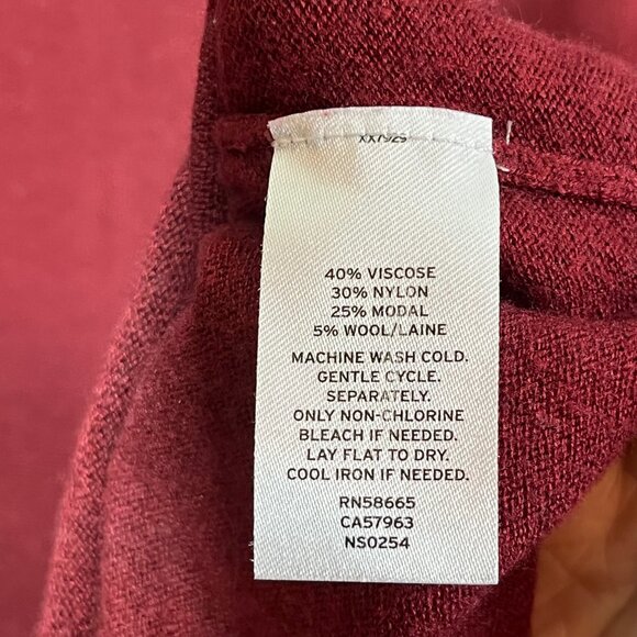 14th & Union scoop neck merlot burgundy sweater with gathered cuffs size M - Picture 5 of 6
